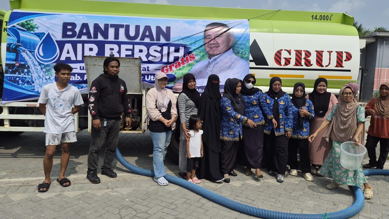 Peduli Warga Terdampak Kemarau, Bupati PPU Mudyat Noor Salurkan 14.000 Liter Air Bersih