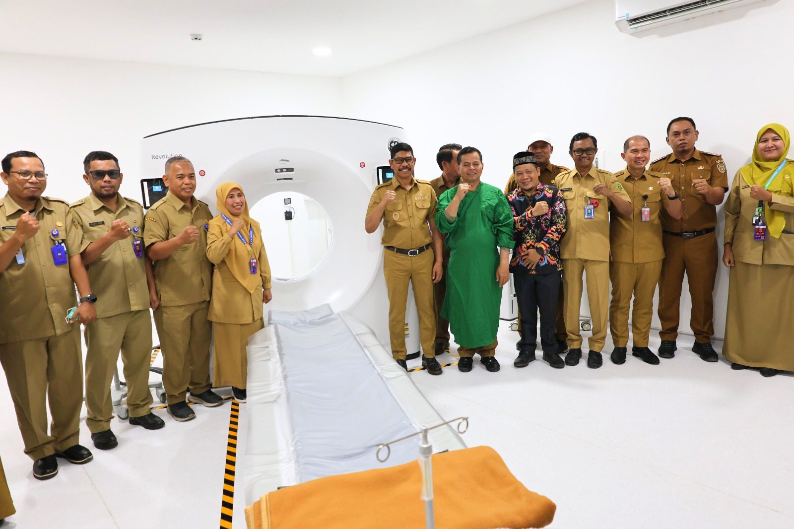 Uji Coba CT Scan 64 Slice RSUD RAPB, Sekda PPU Turun Tangan Jadi Pasien Pertama