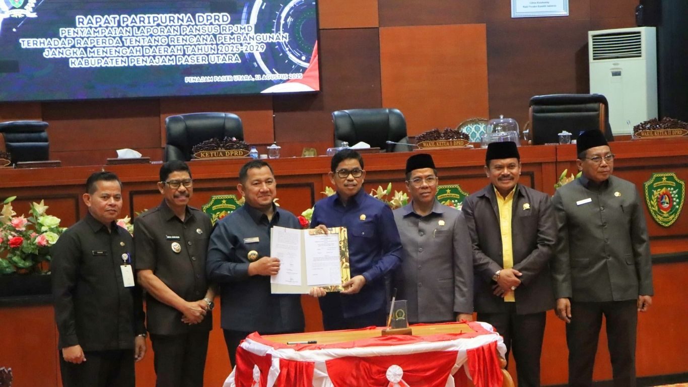 Bupati PPU Hadiri Rapat Paripurna Penyampaian Laporan Pansus RPJMD 2025–2029