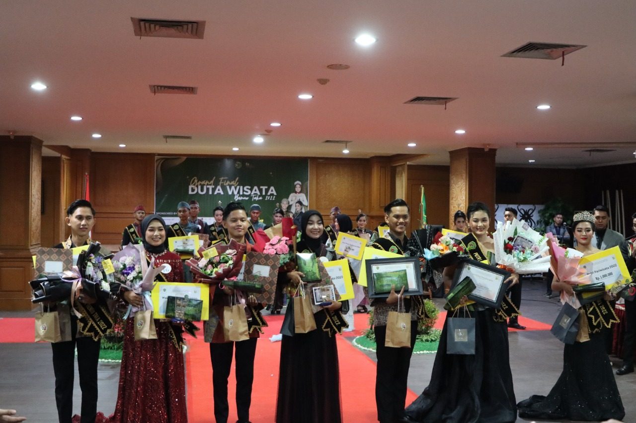 Grand Final Pemilihan Puteri Pariwisata dan Duta Wisata Benuo Taka PPU 2022
