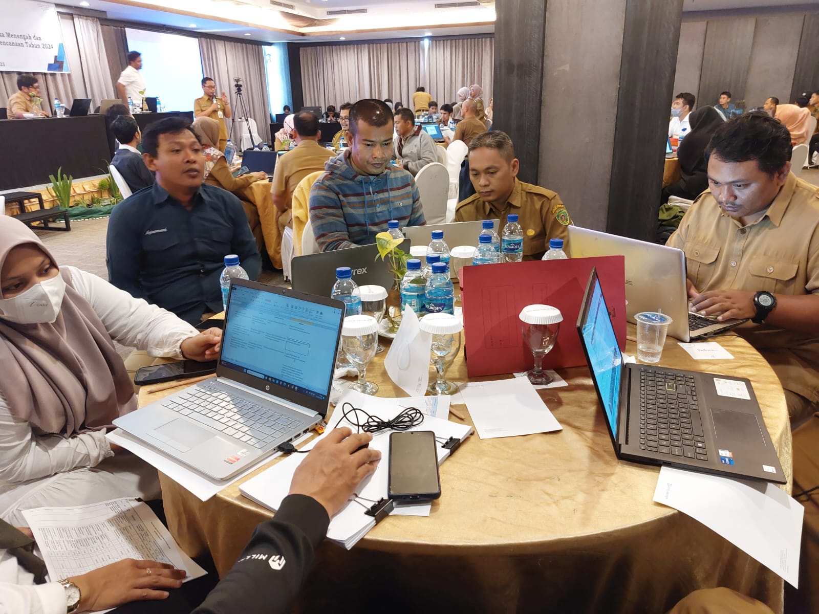 Sekretaris Diskominfo PPU Menghadiri Sinkronisasi Dokumen Perencanaan Jangka Menengah dan Pemutakhiran Sub Kegiatan SIPD RI Perencanaan Tahun 2024.
