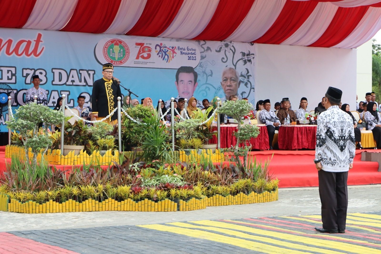Pemkab PPU Menggelar Upacara HUT Ke-78 PGRI dan Hari Guru Nasional Tahun 2023