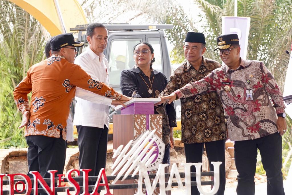 Makmur Marbun Hadir Dan Dampingi Presiden Jokowi Pada Acara Groundbreaking Gedung II Kampus Nusantara Universitas Gunadarma