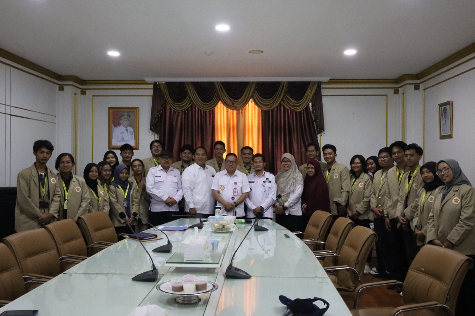 Bupati PPU Makmur Marbun Dukung Pelaksanaan KKN UGM di Kecamatan Waru