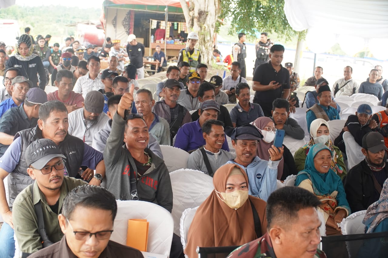 Penyelesaian Dampak Sosial Kemasyarakatan Bandara VVIP IKN Masuk  Tahap Identifikasi Kepemilikan Sebelum Pembayaran, Makmur Marbun : Pemerintah Daerah Akan Memperjuangkan Hak Masyarakat Sesuai Regulasi.