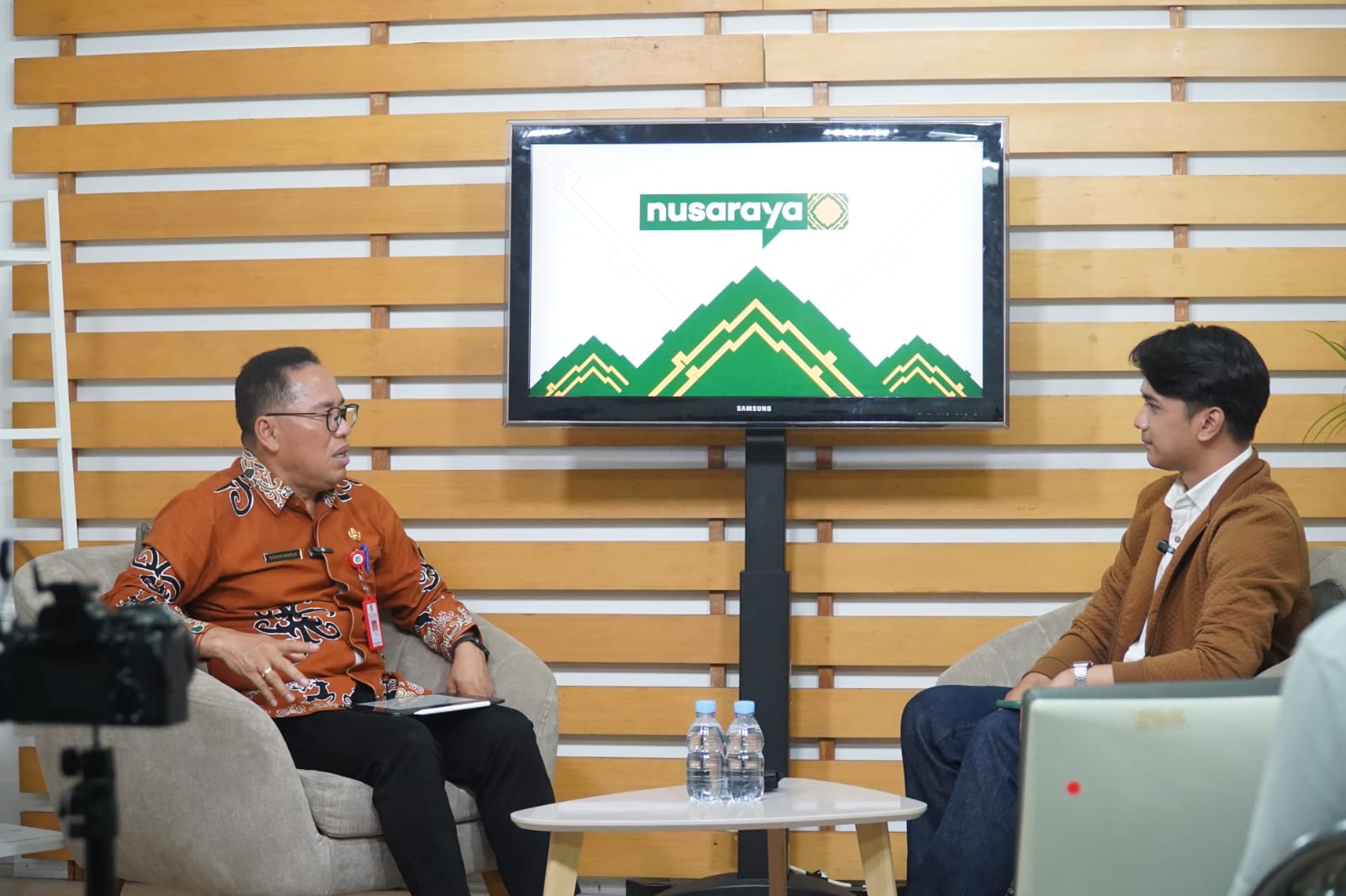Hadir Sebagai Narasumber Podcast Nusa Raya, Sejumlah Program Dan Gagasan Pj. Makmur Marbun Jadi Perbincangan Hangat.