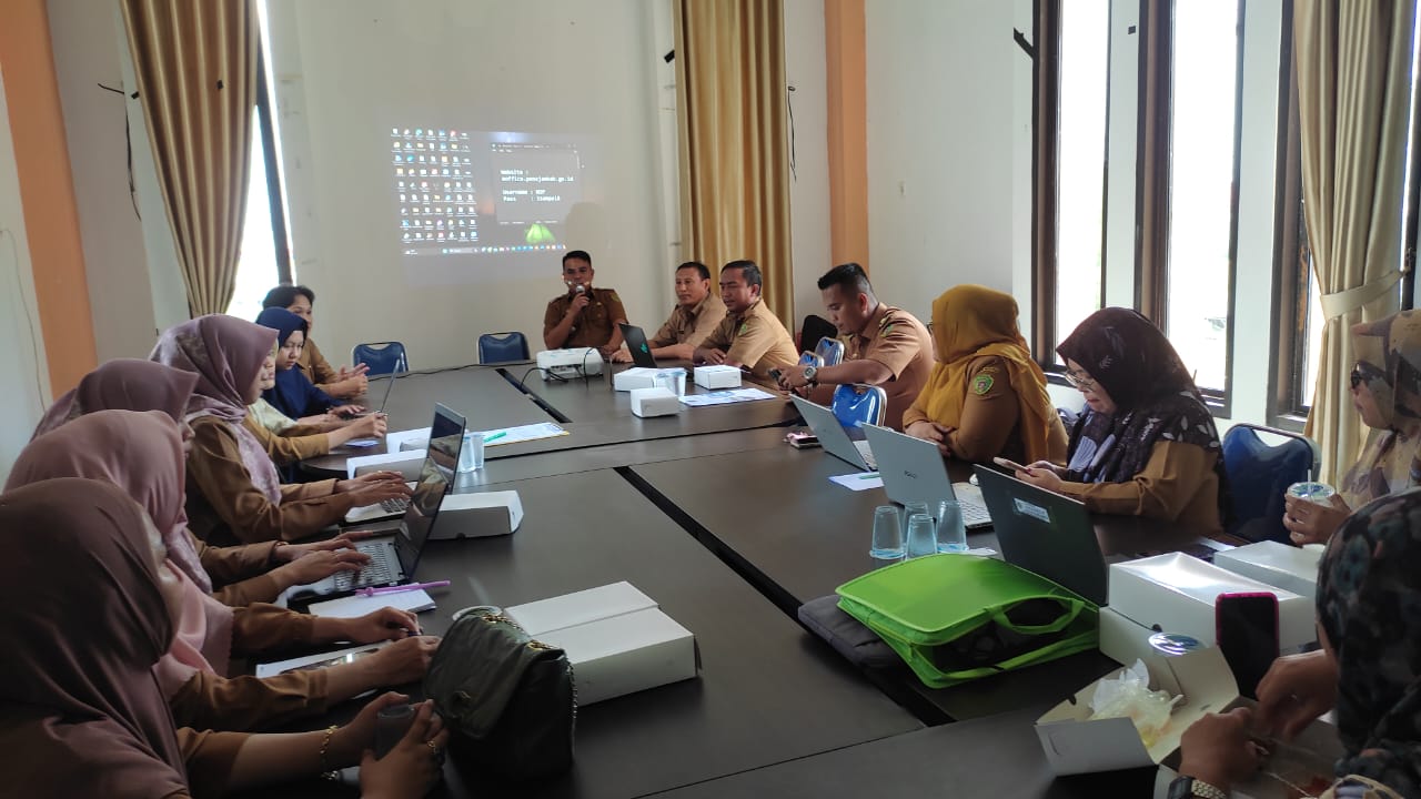 Diskominfo PPU Melakukan pendampingan Layanan E-Office Pada Kecamatan Waru Kabupaten Penajam Paser Utara
