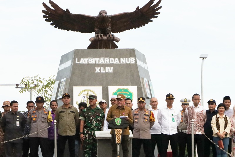 Makmur Marbun Meresmikan Tugu Latsitardanus Sekaligus Menggelar Apel Pelepasan Peserta Latsitardanus