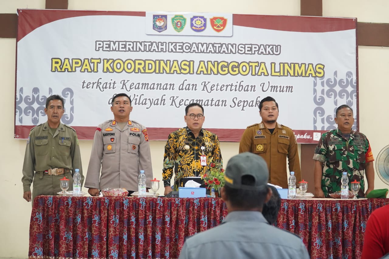 Pj. Bupati PPU Makmur Marbun Buka Rapat Koordinasi LINMAS se-Kecamatan Sepaku.