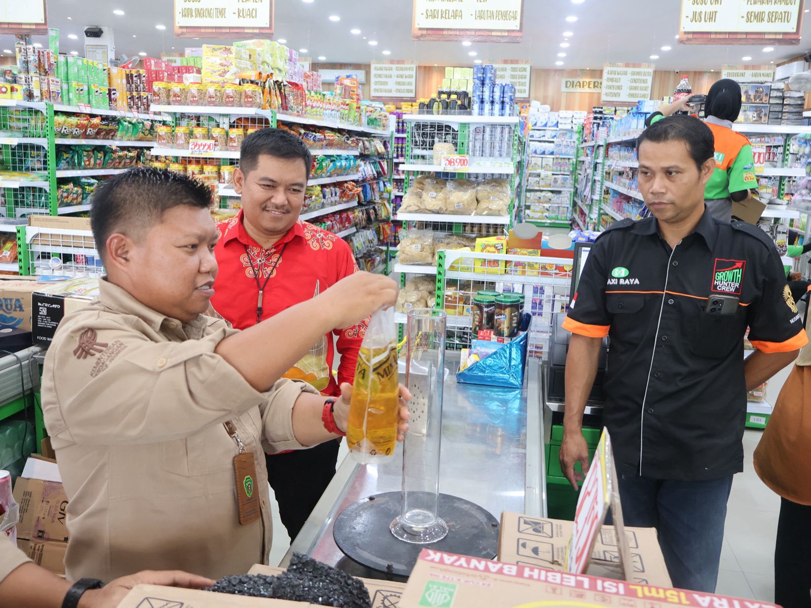 Pastikan Minyakita Tersedia, Harga Sesuai HET, dan Volume Tepat, Dinas KUKM Perindag Lakukan Pengawasan