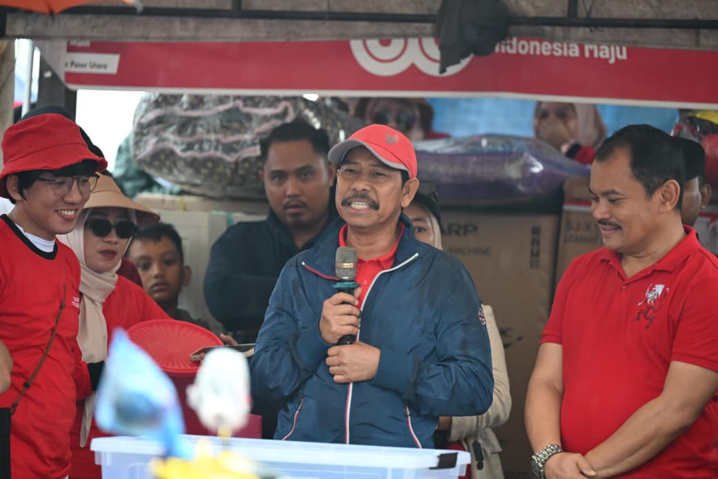 Wabup PPU Hadiri Fun Walk Nipah-Nipah Meski Diguyur Hujan, Semarakkan HUT RI ke-80