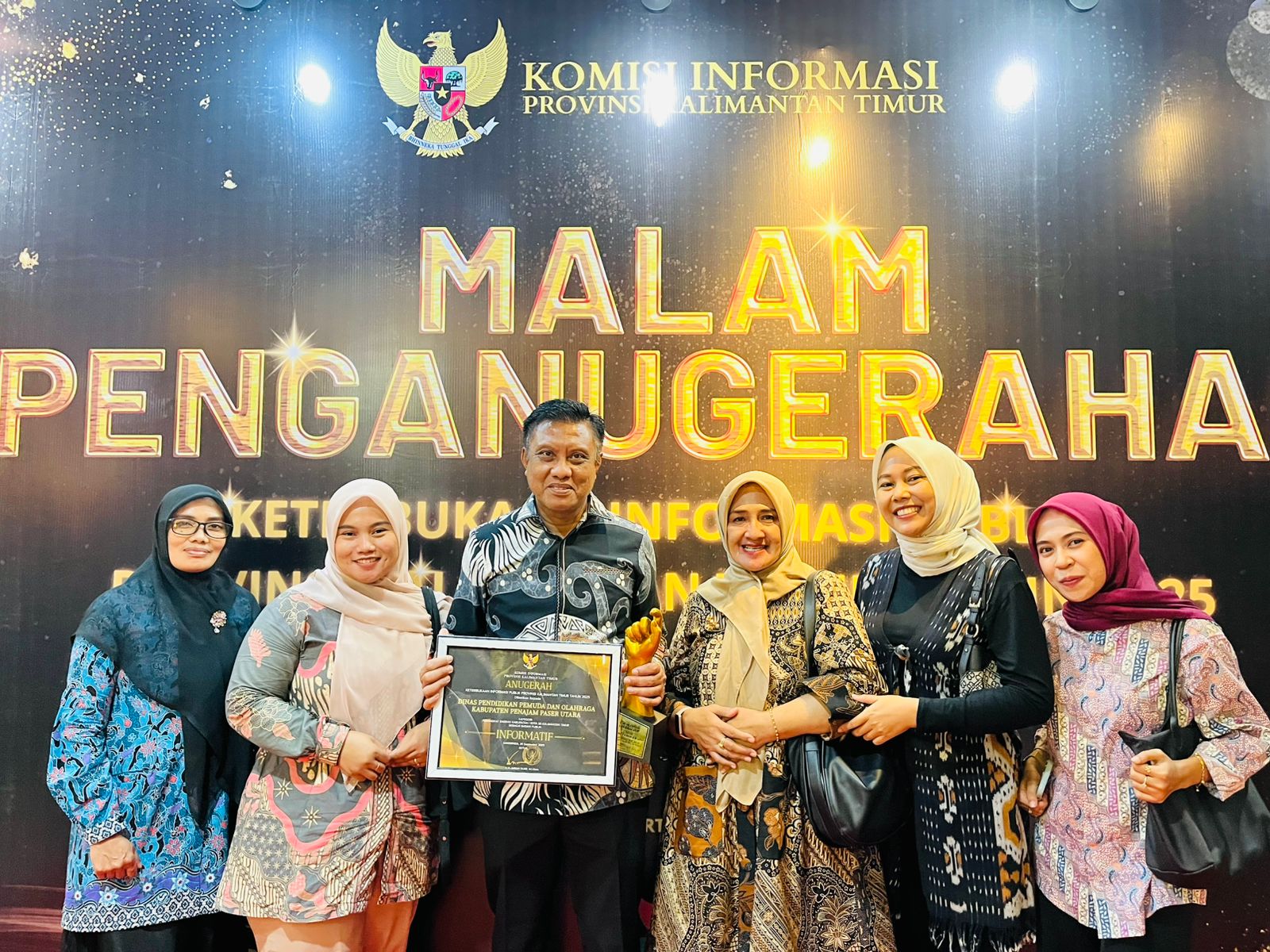 Disdikpora PPU Raih Predikat “Informatif” pada Anugerah KIP Kaltim 2025