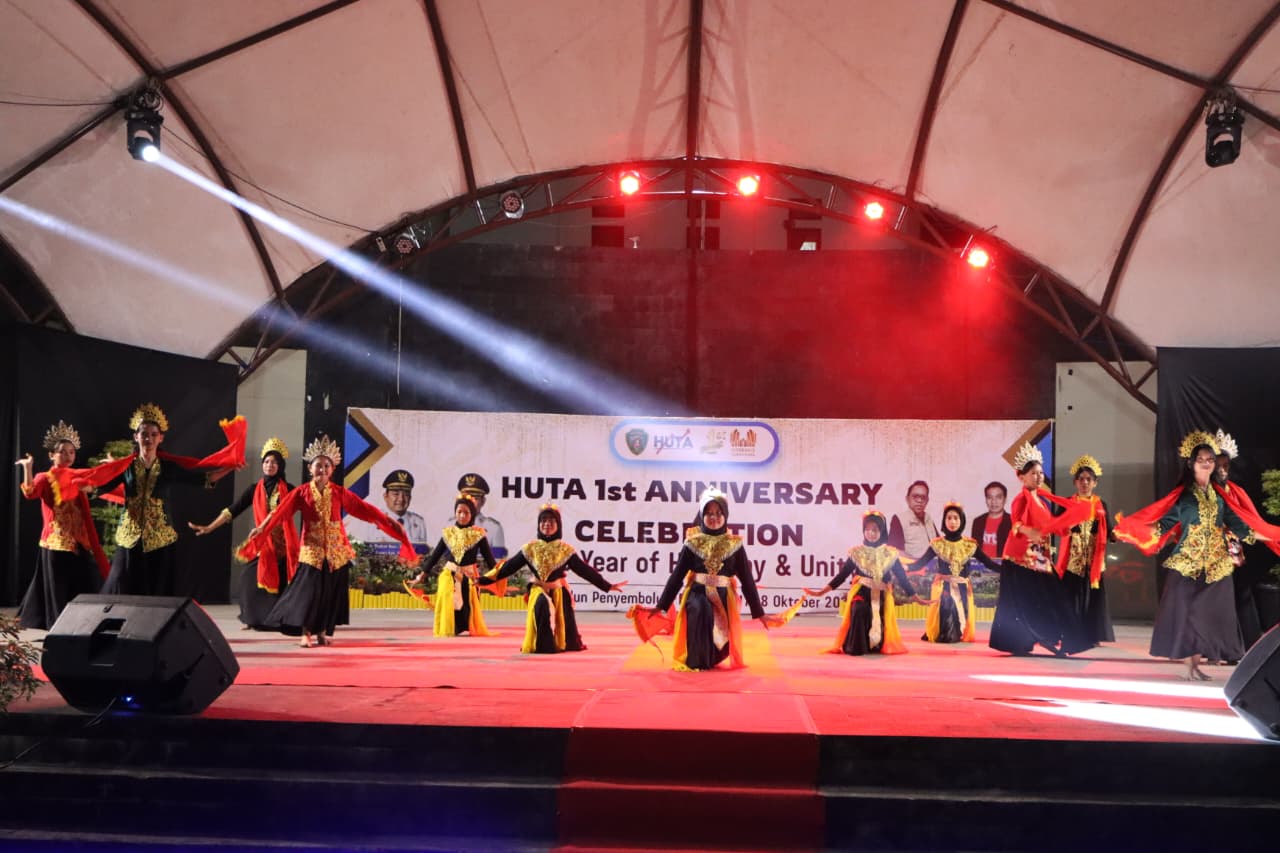HUTA 1st Anniversary Celebration Sukses Meriahkan Alun-Alun Penyembolum