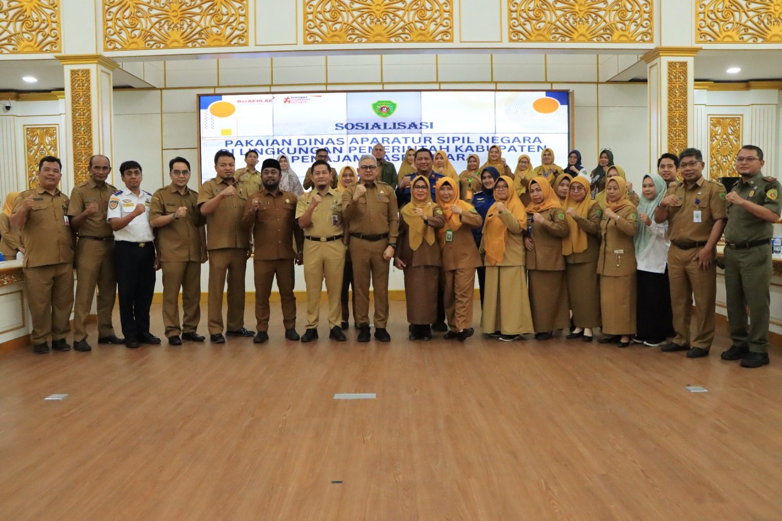 Pemkab PPU Tegaskan Keseragaman dan Kedisiplinan ASN Lewat Sosialisasi Pakaian Dinas