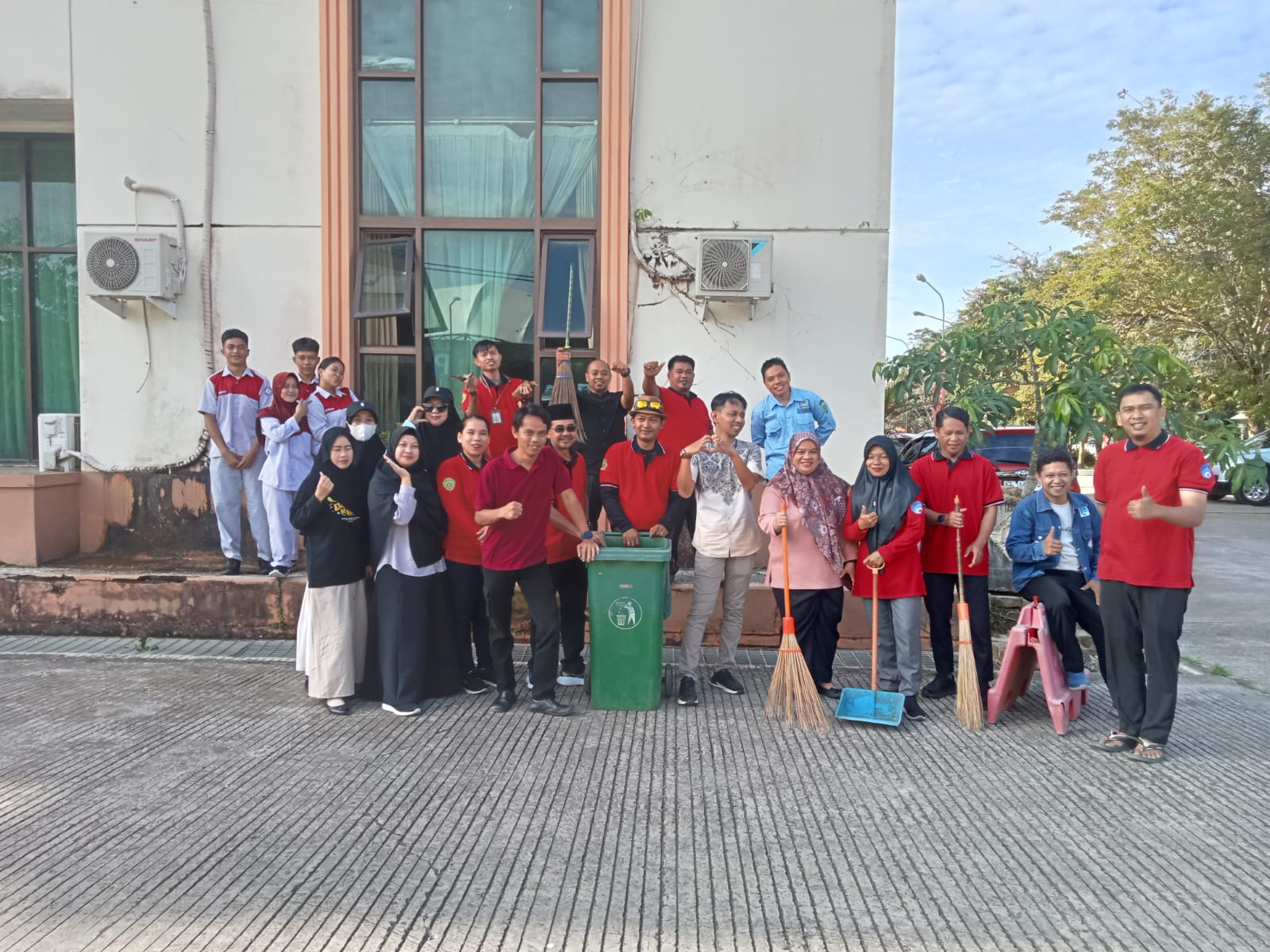 Wujudkan Lingkungan Kerja Berkualitas, Diskominfo PPU Gelar Gerakan Indonesia ASRI di Tengah Momentum Ramadan