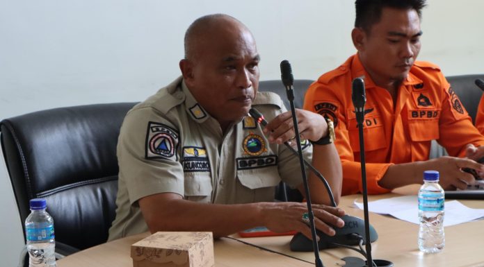 BPBD menggelar rapat persiapan apel dan gelar peralatan.